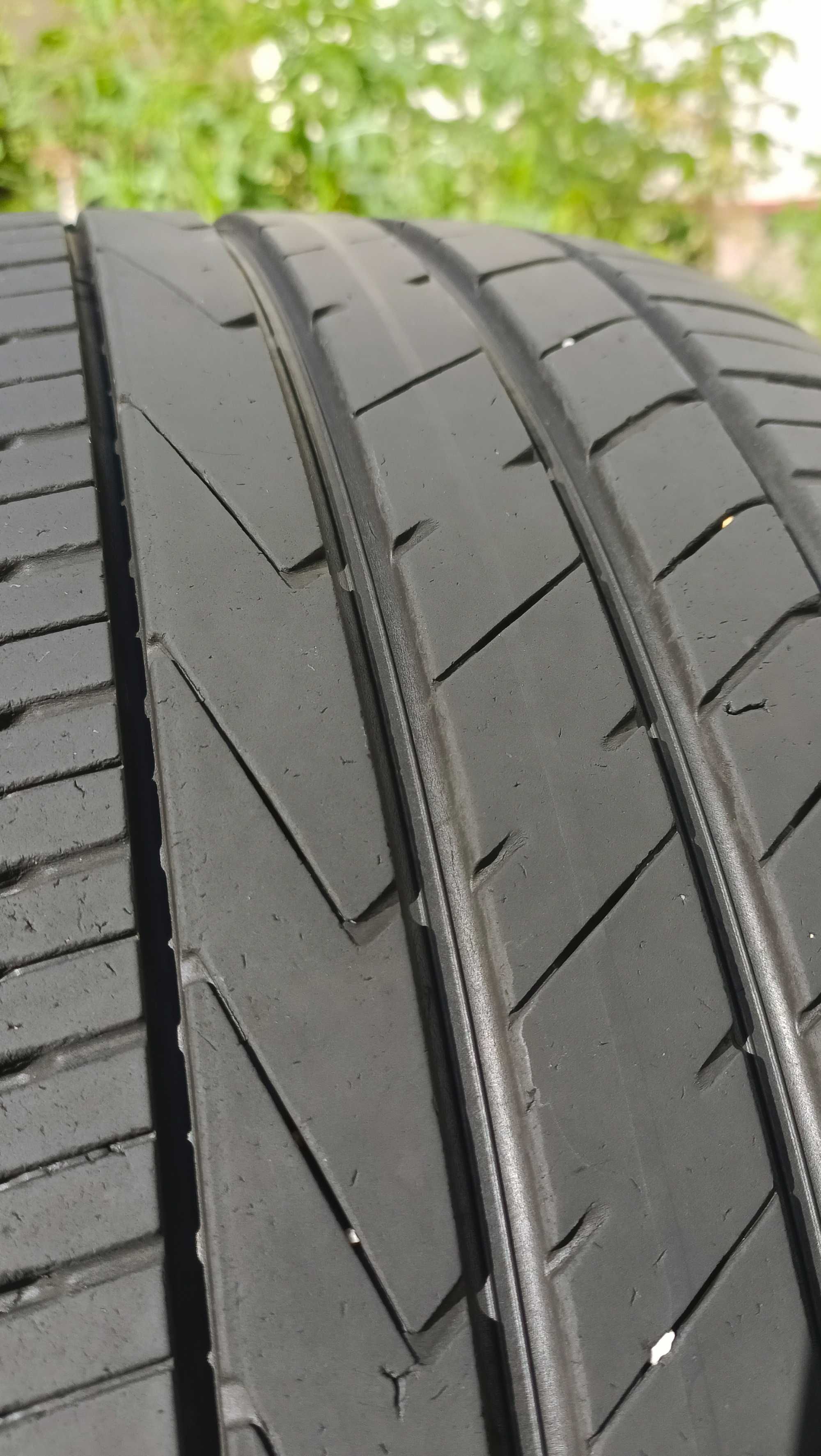Продам комплект шин Hankook 245/45 R19