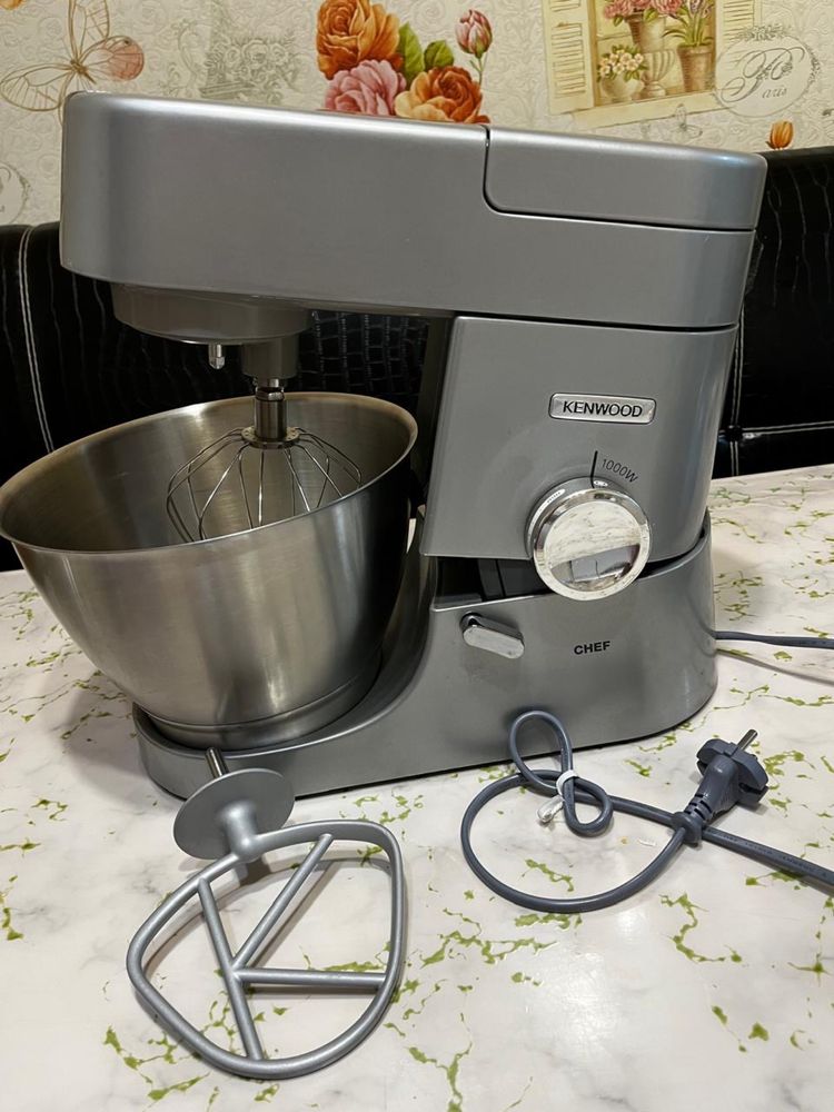 Продам кухонный комбайн кенвуд kenwood