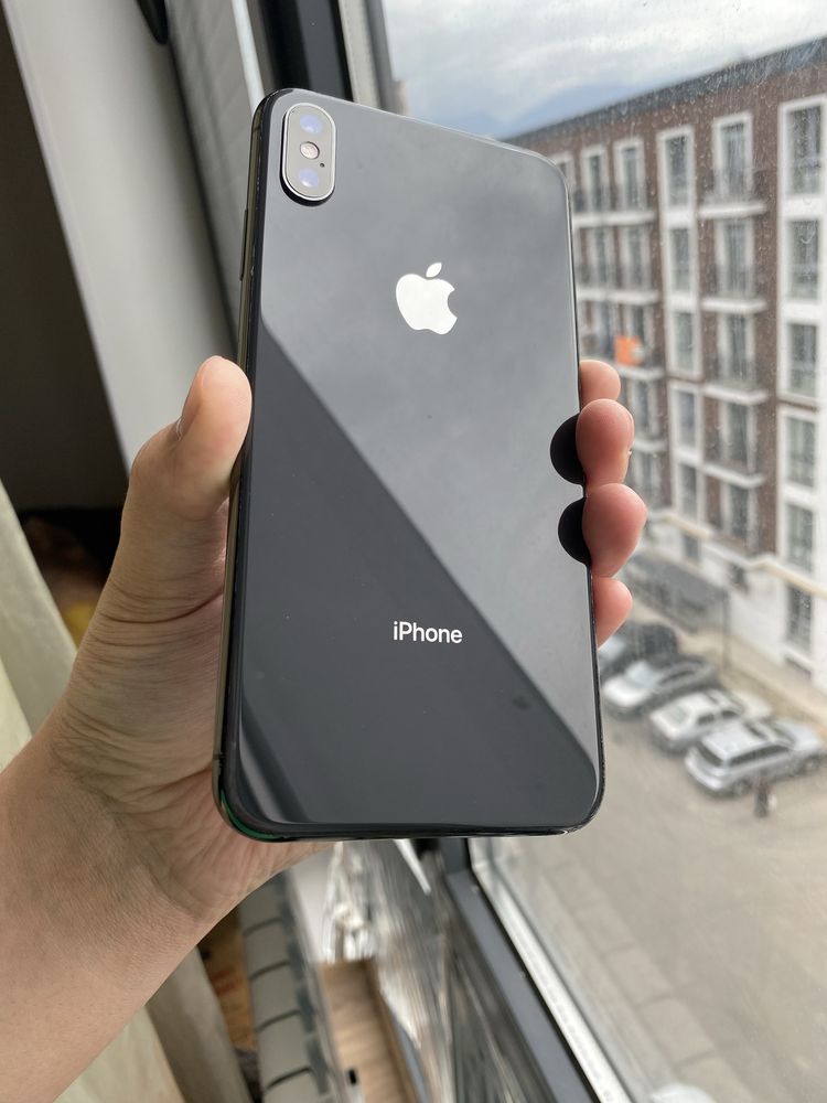 iPhone XS Max 64 GB - в отличном состоянии!