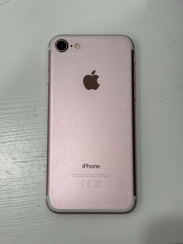 Продаю свой Iphone 7 на 32 ГБ