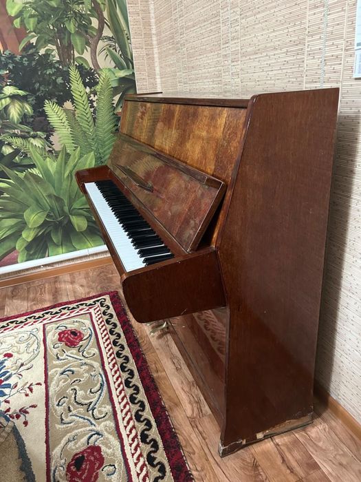 Продаем б/у пианино