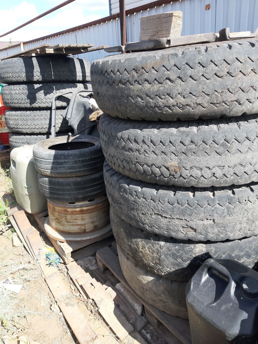 Продам балоны на 11 р 20. Кама 10 штук.