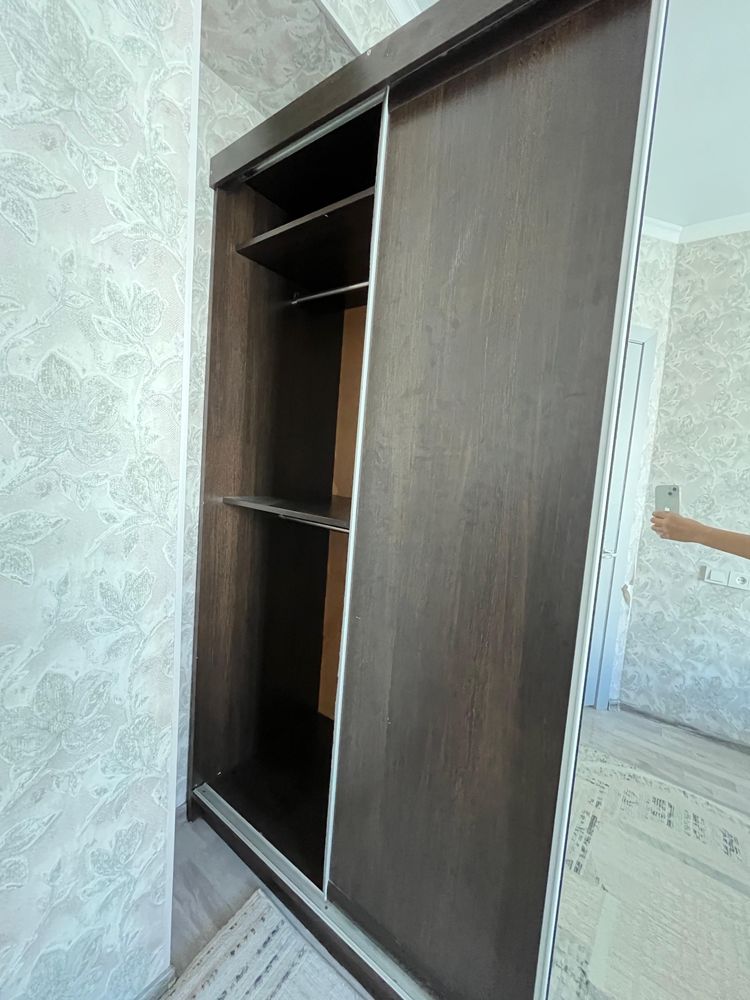 Шкаф купе жағдайы жақсы