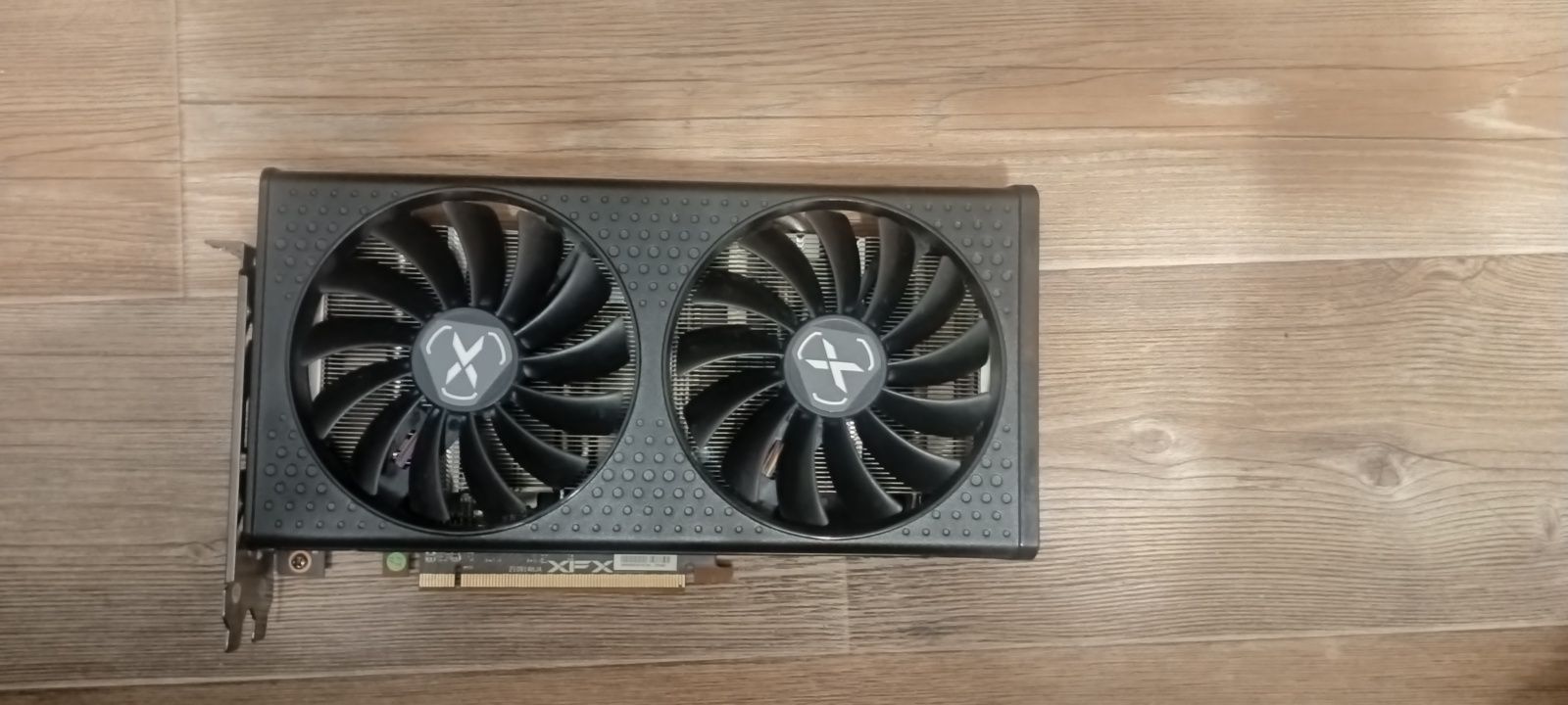 Продаю видеокарту rx6500xt 4gb radeon xfx