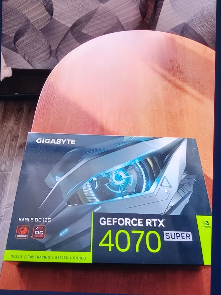 Продам видеокарту RTX 4070 SUPER
