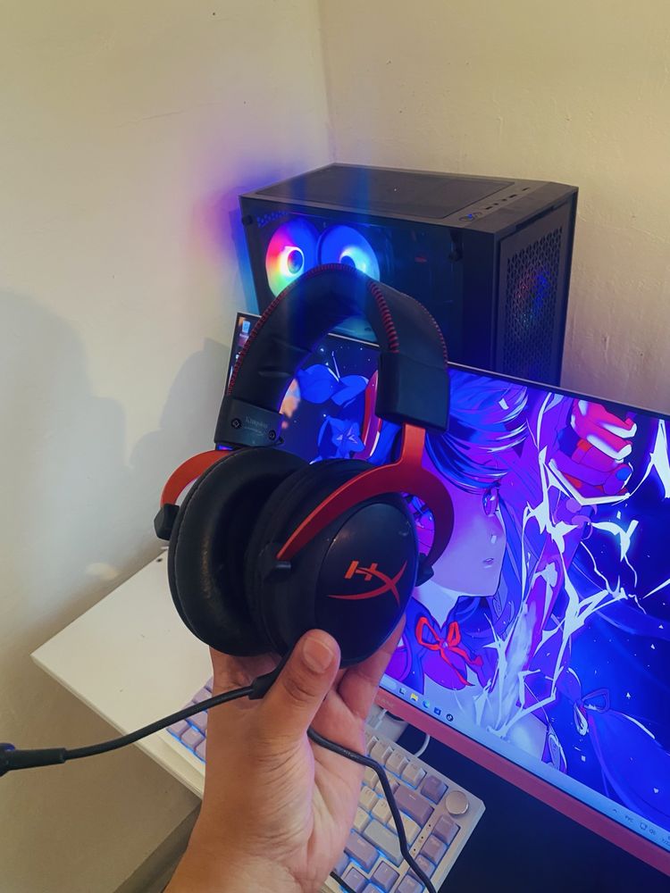 Продаю наушники hyper x