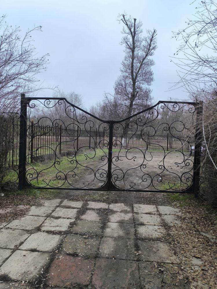 Продаю ворота, кованные