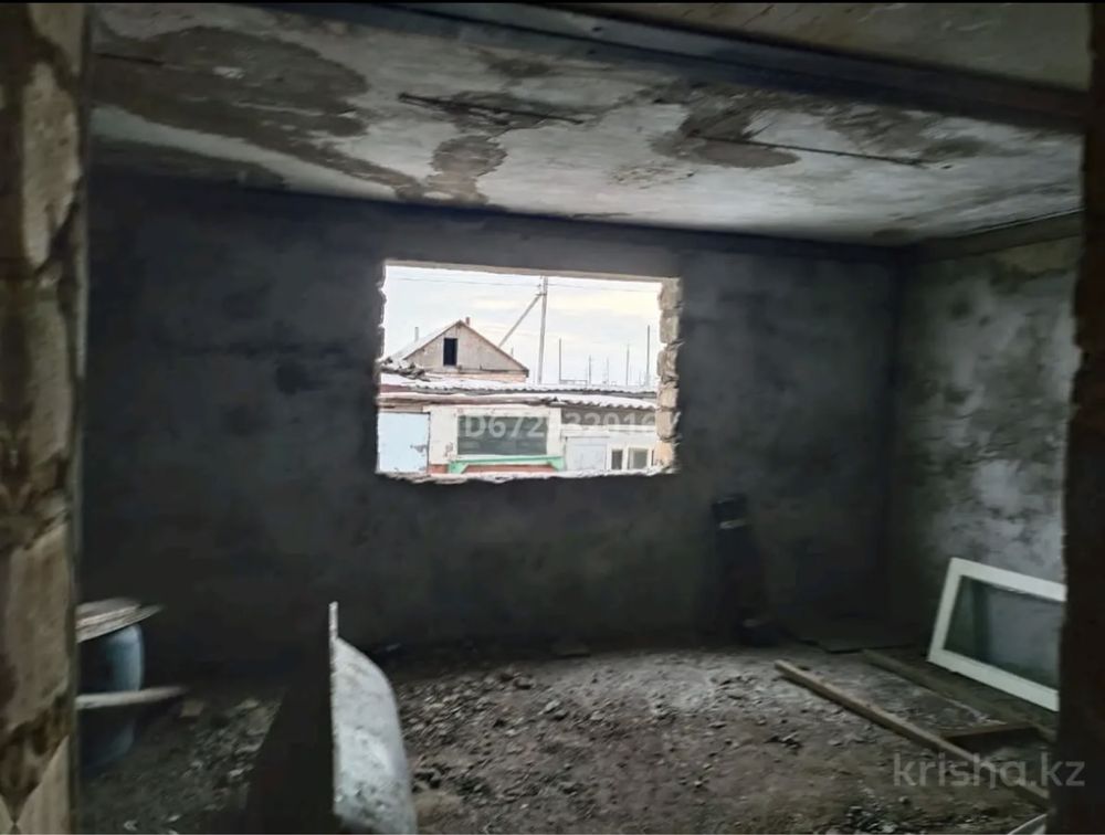 Продам недостроенный дом с времянкой