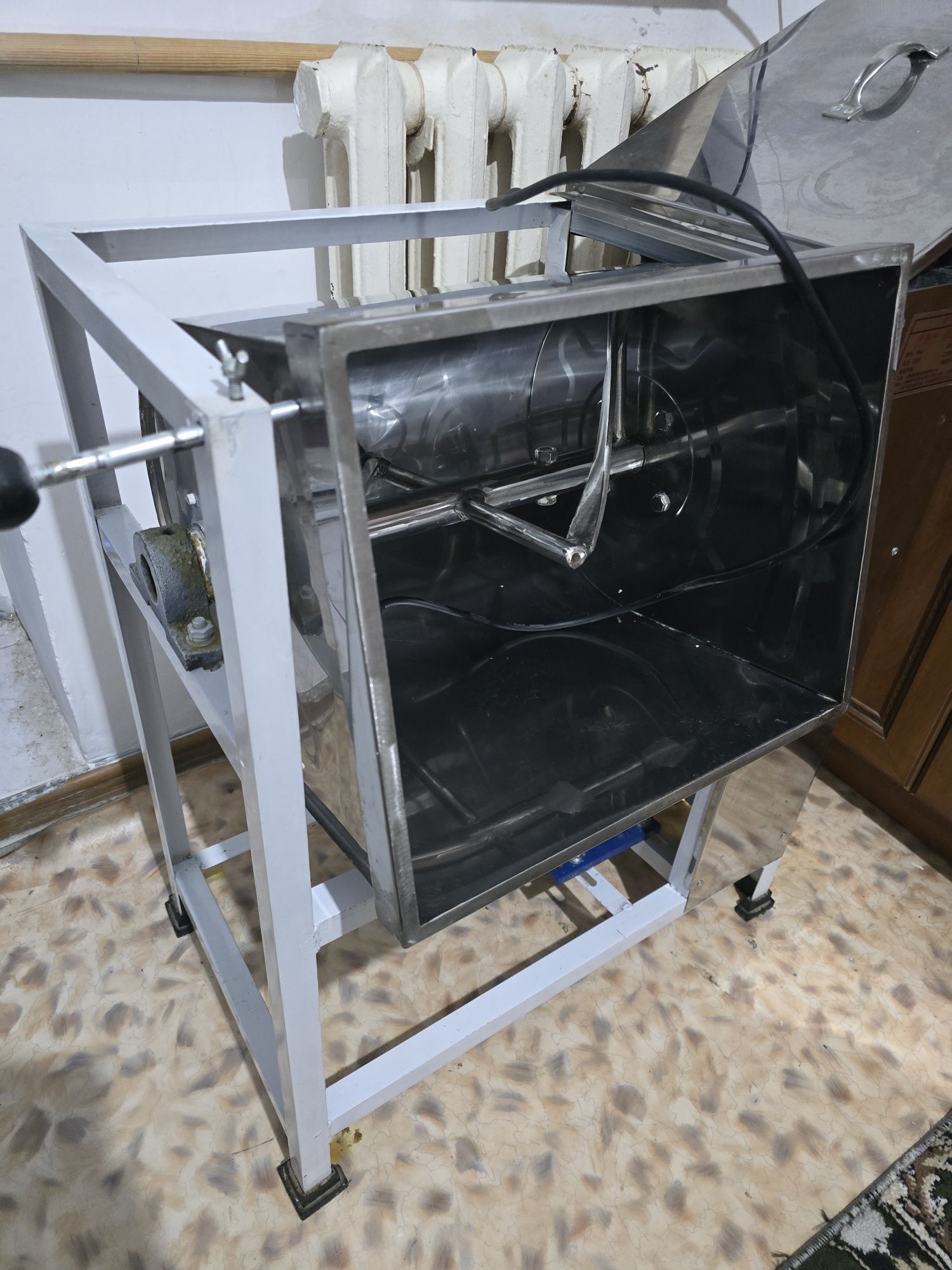 Продам тестомес на 15 кг б/у