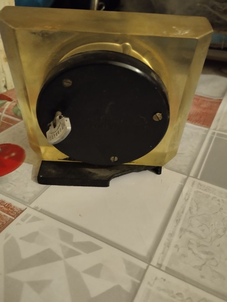 Часы настольные советские