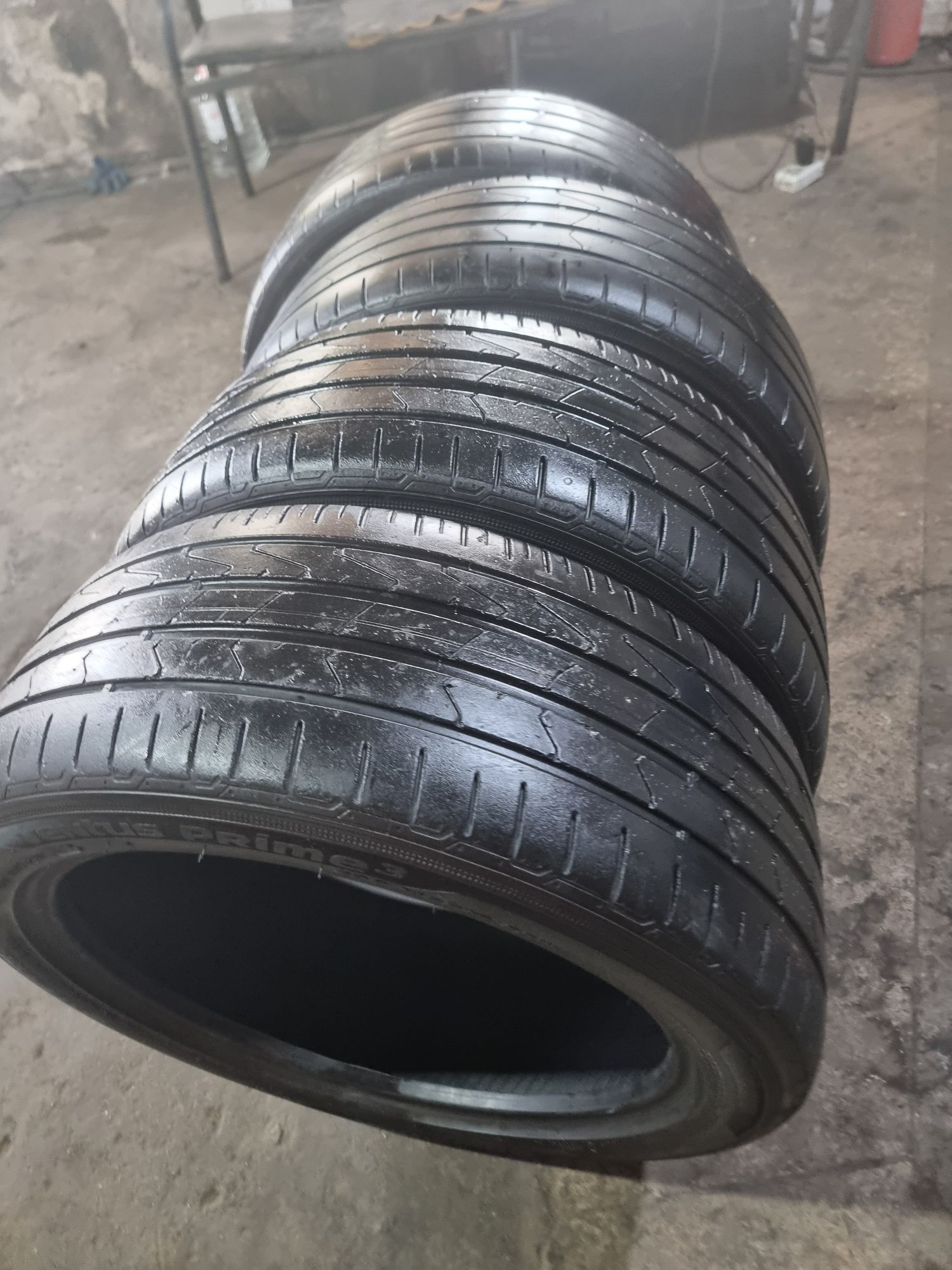 235/45/18 Hankok