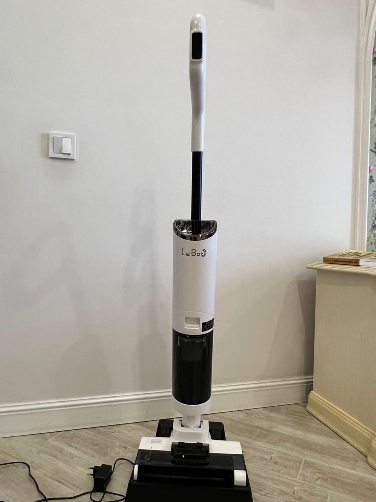 Продам вертикальный водяной пылесос Lebot Y20