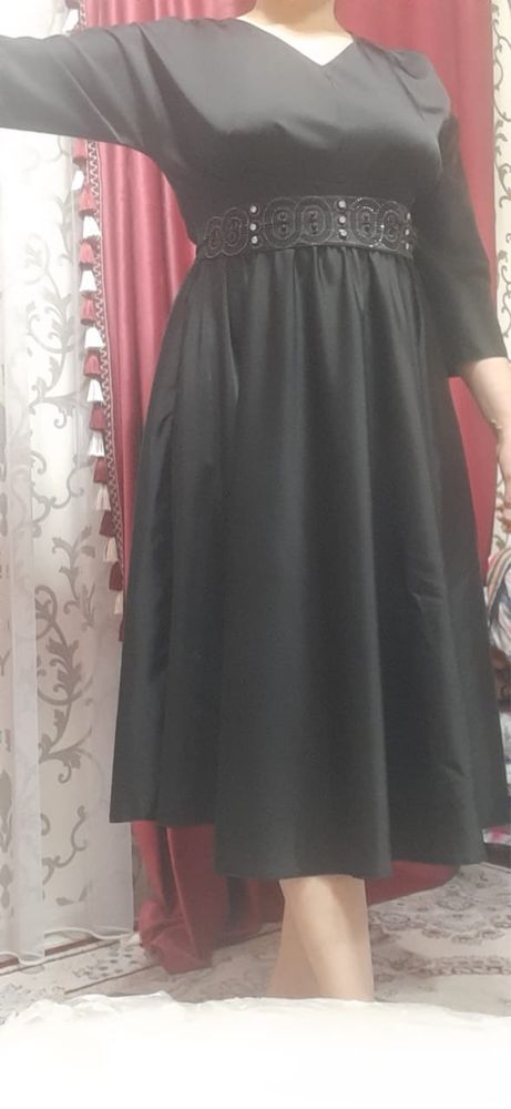 платья срочно продам