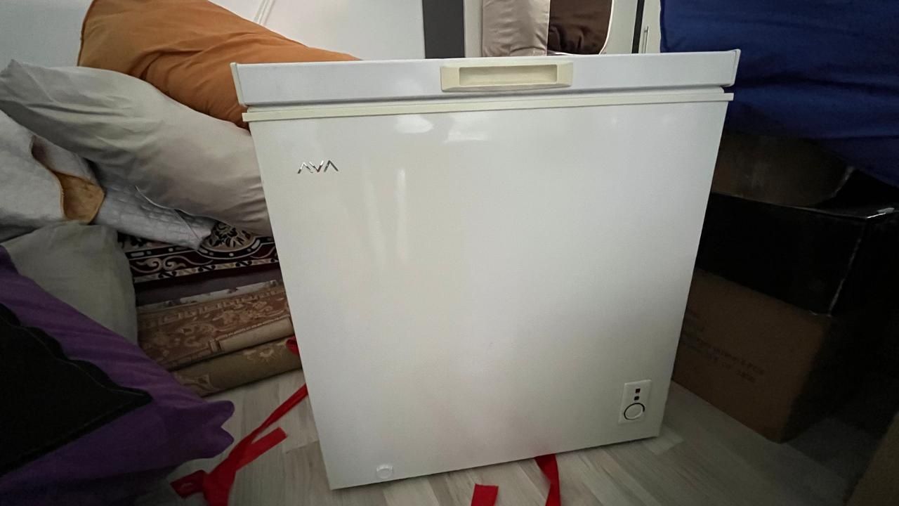 Продам б /у морозильник.