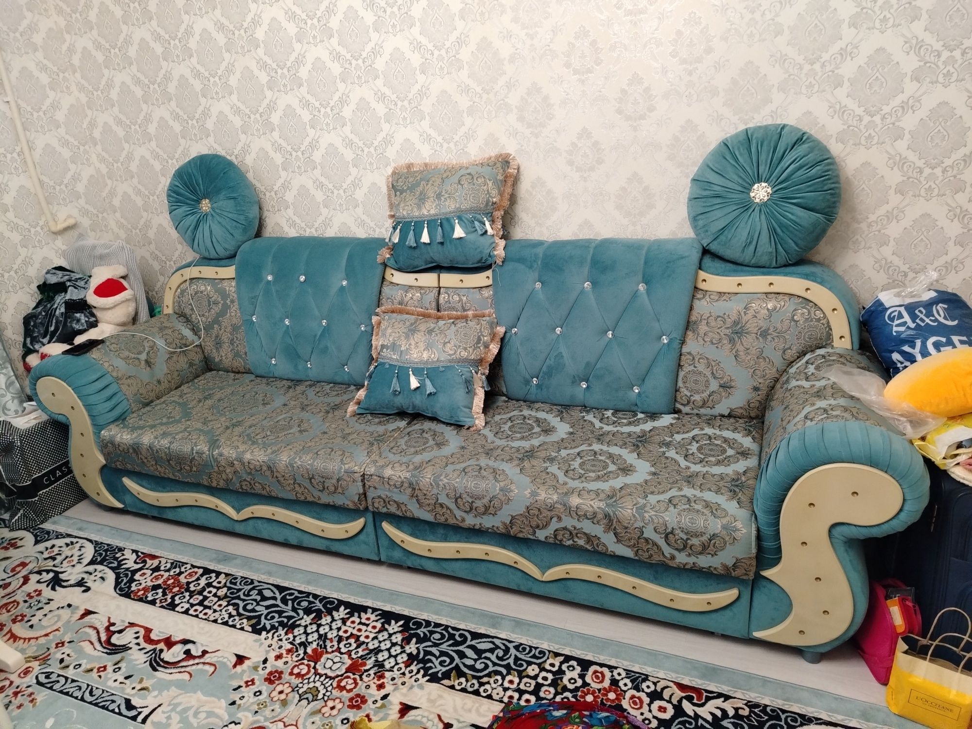 Продам диван "ШАХ"