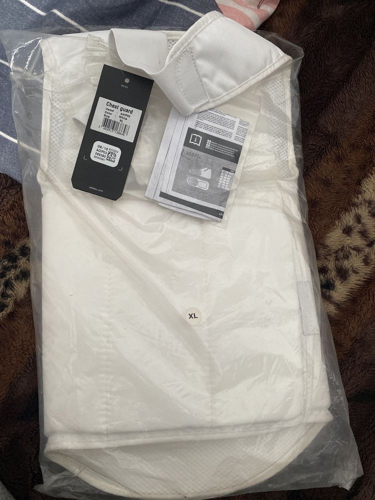 Продам Защиту корпуса Adidas Chest Guard WKF adiP03