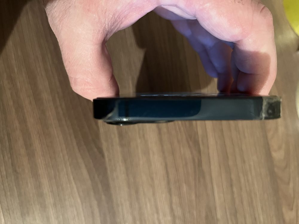 Продам Айфон 13 а также Apple Watch 3-38 мм