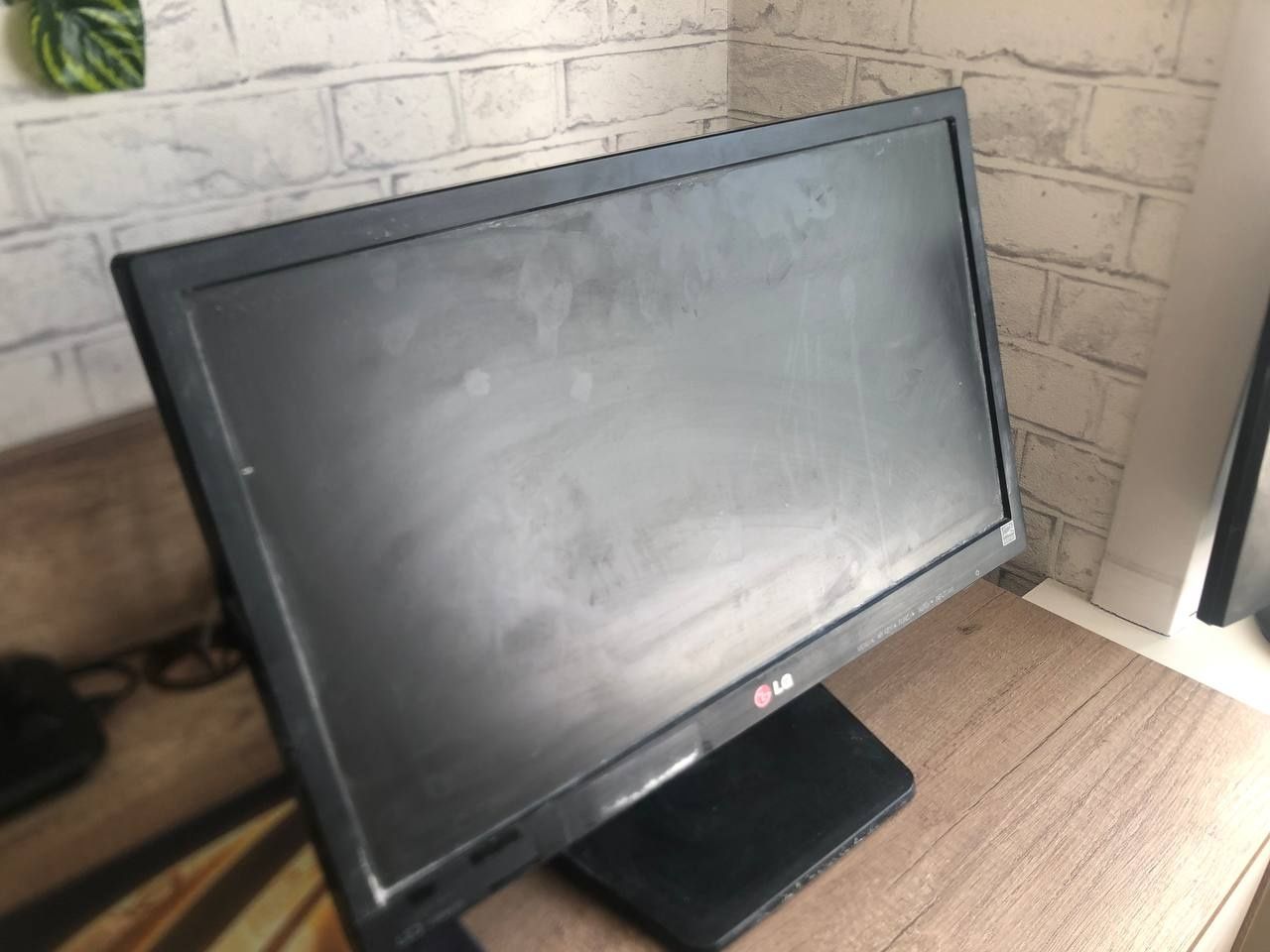 Продам мониторы Samsung lg