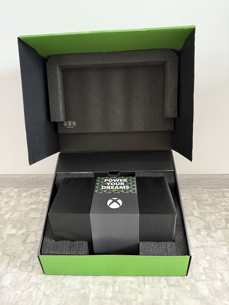 Xbox Series X (1 TB) black