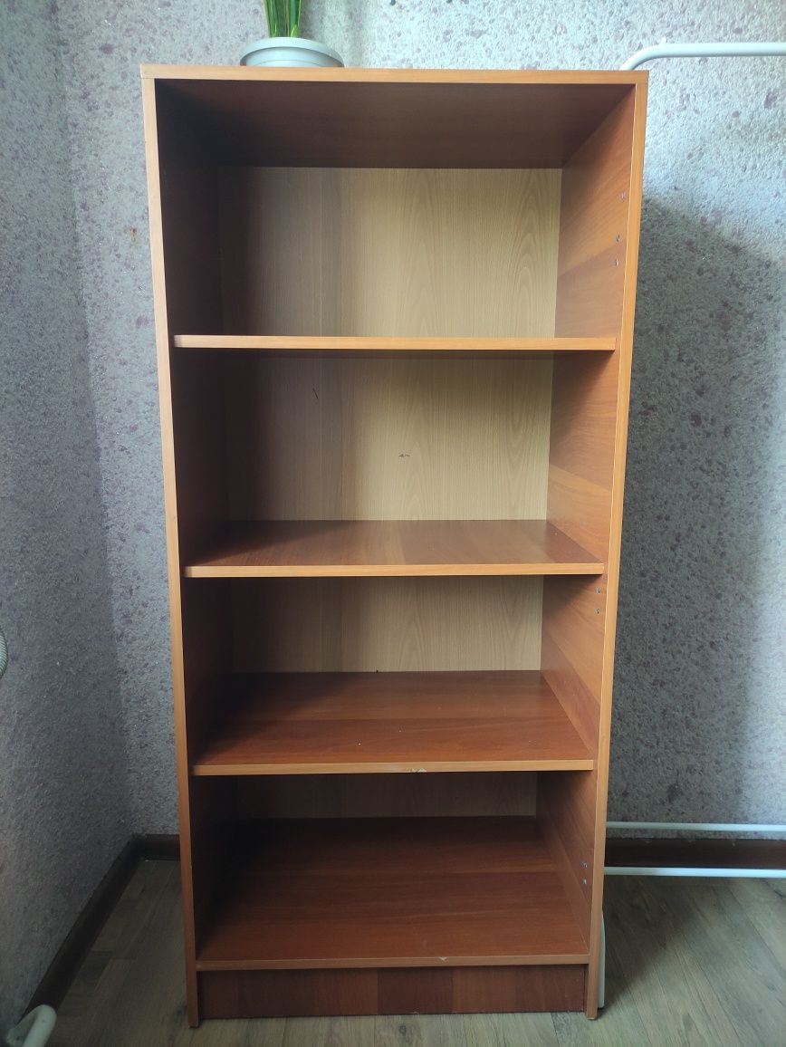 Продам книжный шкаф
