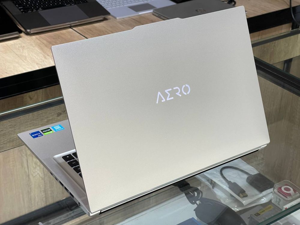 Gigabyte Aero OLED i7-12700H/3070ti