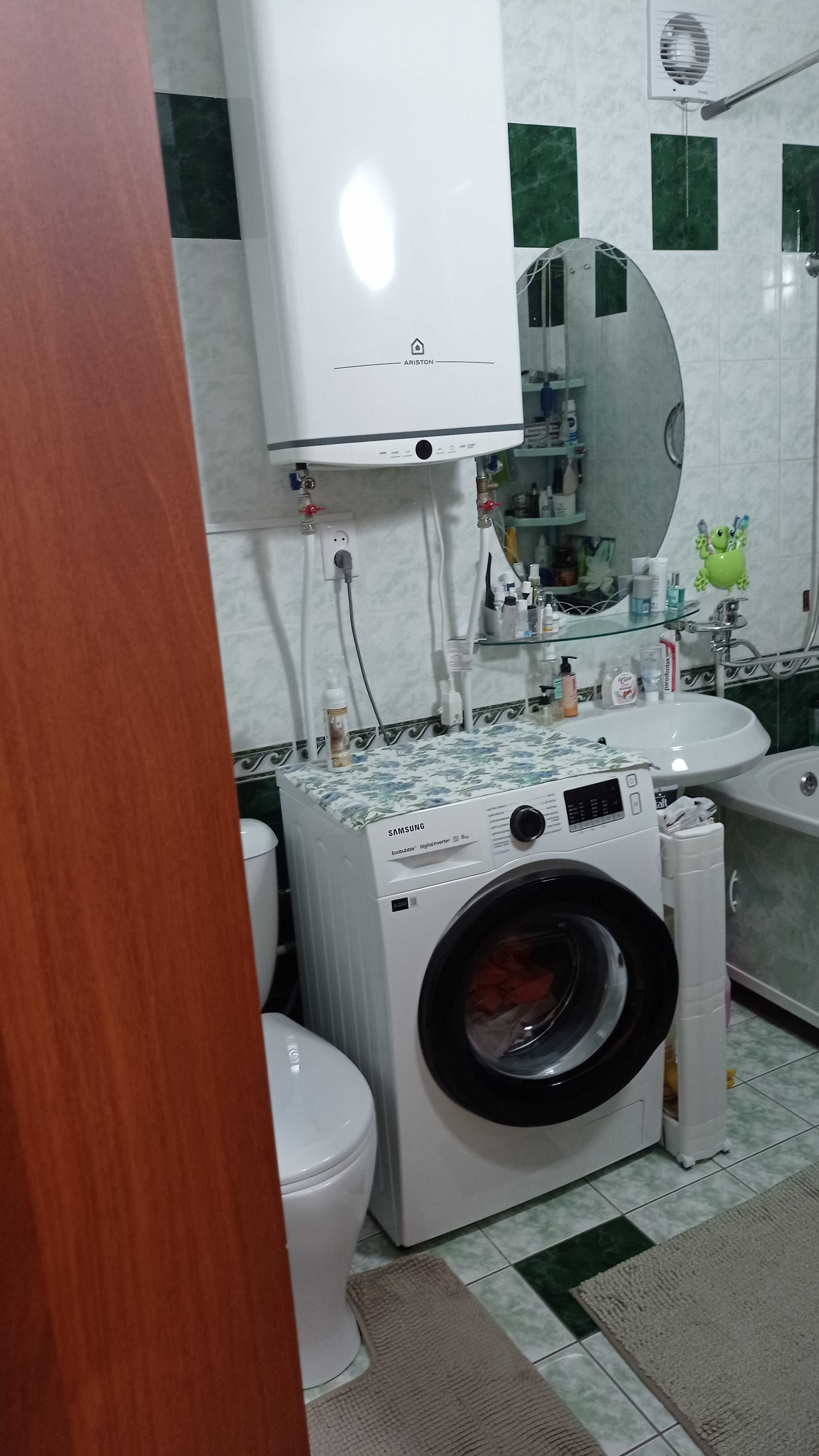 Продам 3 комнатную квартиру, улучшенной планировки в  19 мкр