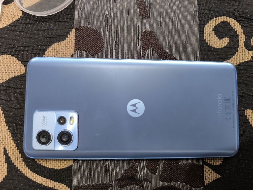 Продам телефон motorola g72