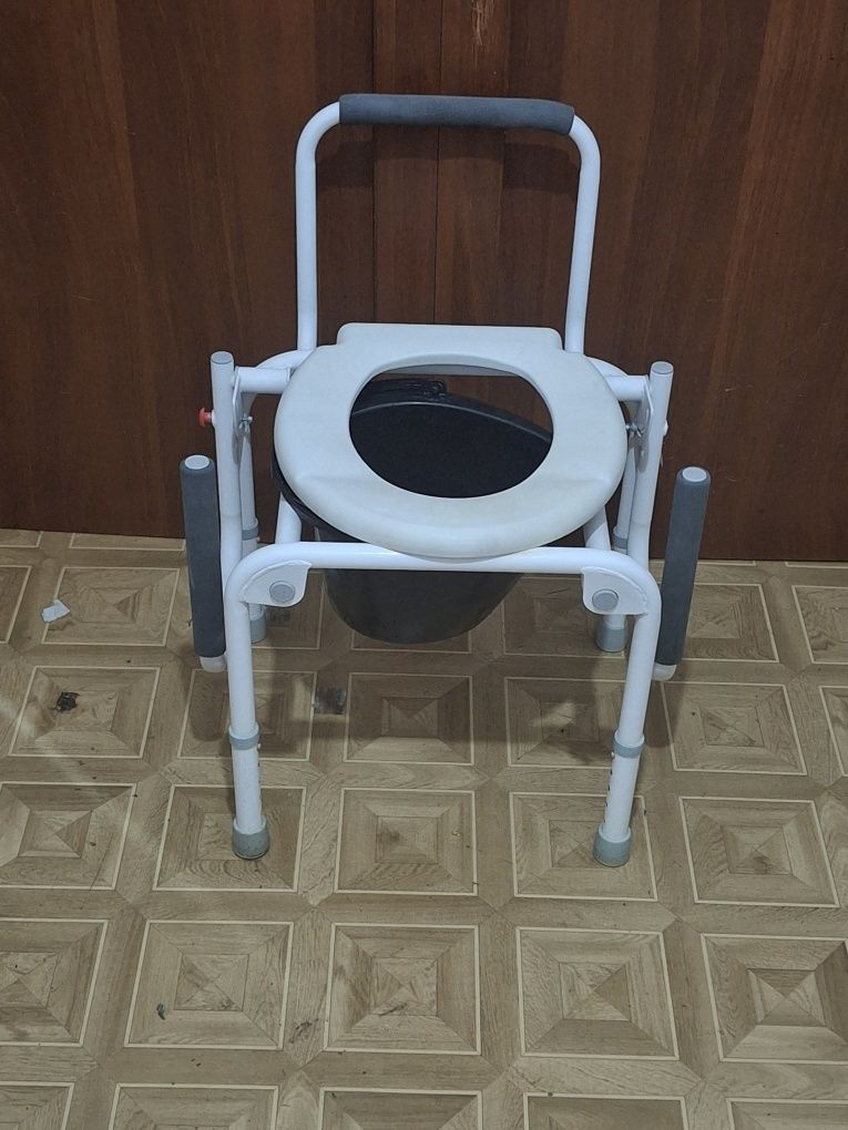 Санитарный стул туалет
