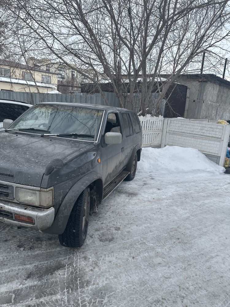 Продаю нисан тиранно