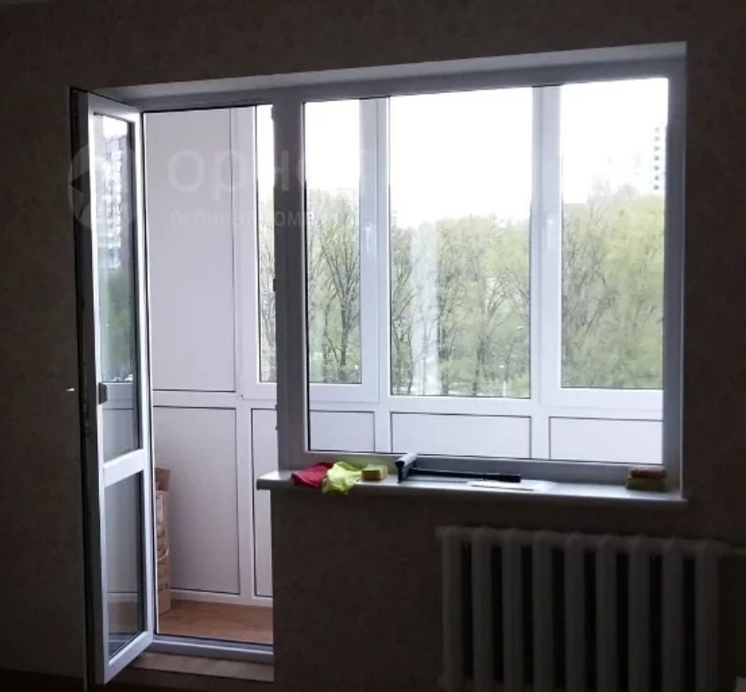 Продам срочно балконный дверь. Чистый бу, не новый
