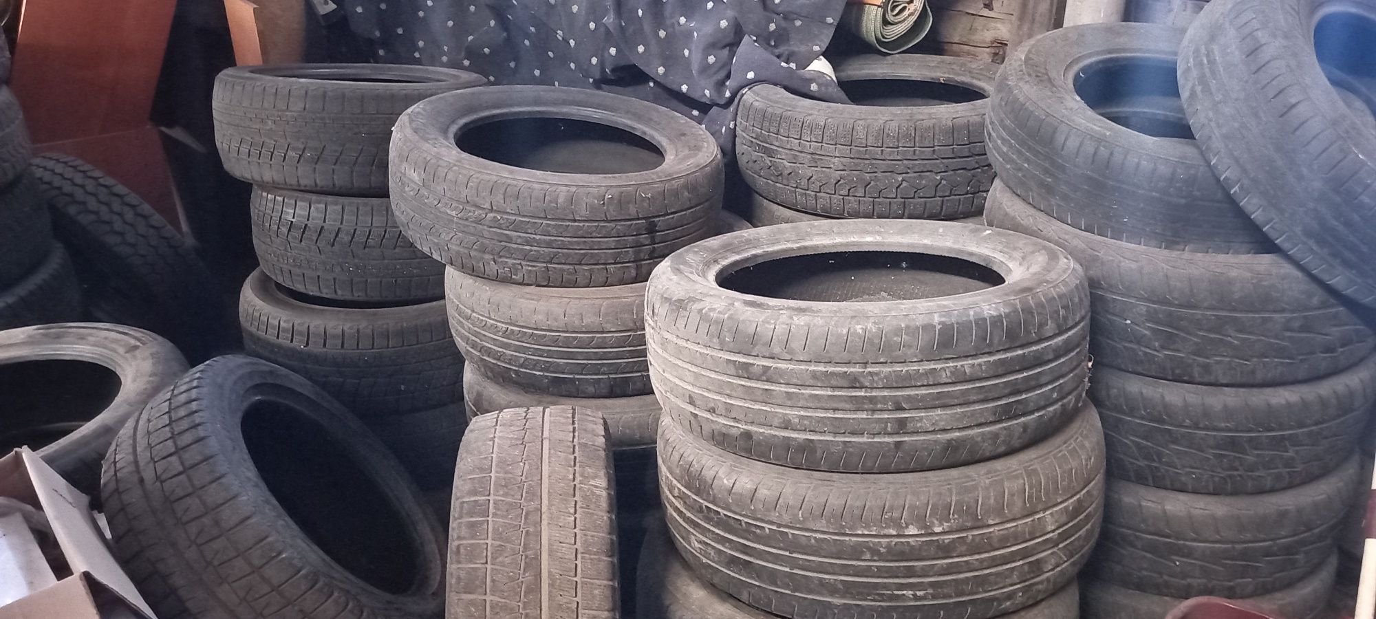 Продам шины на R17