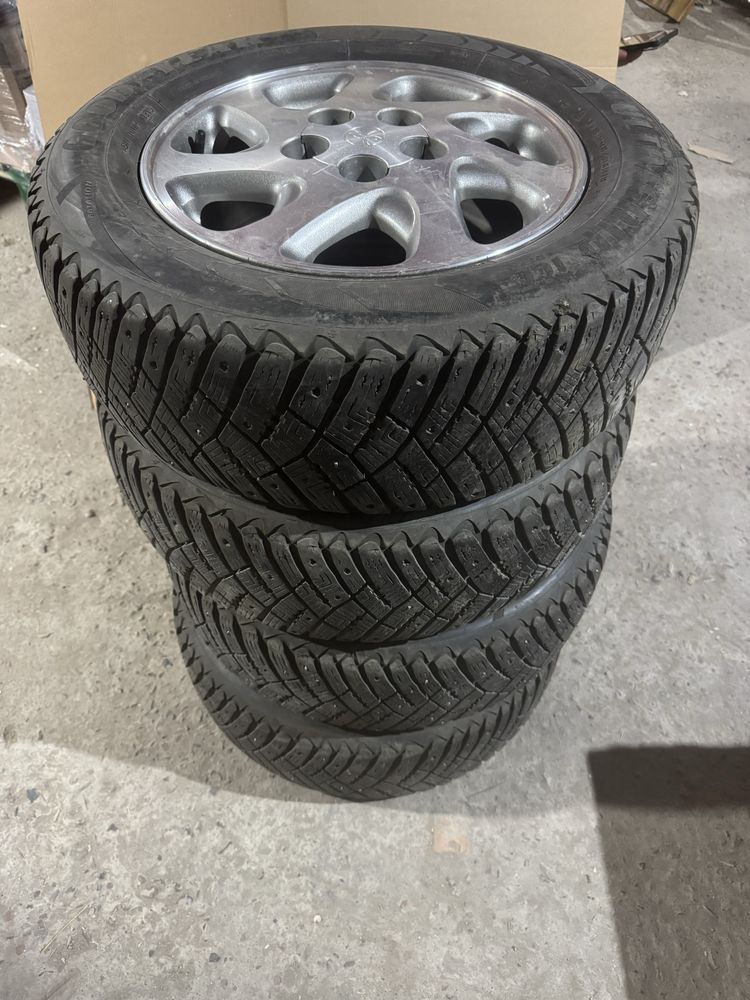 Продаю Диски с Резиной M+S 205/65R15