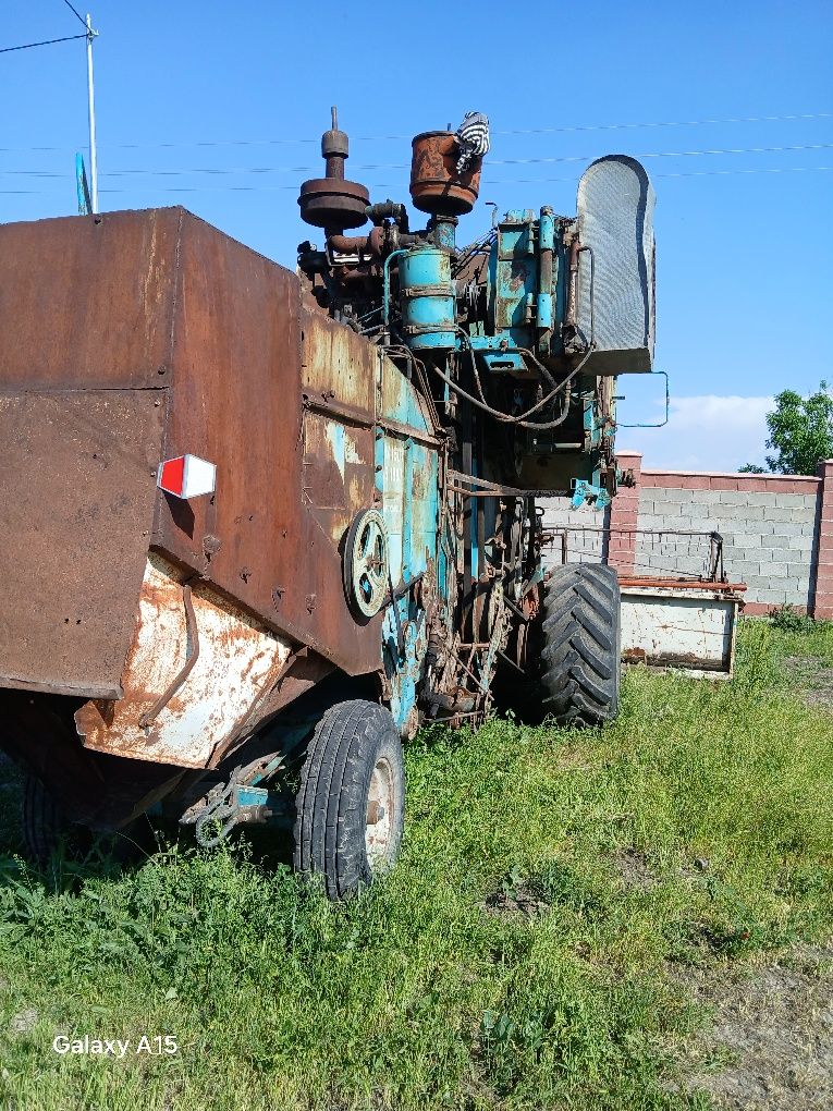 Продам комбайн Енисей
