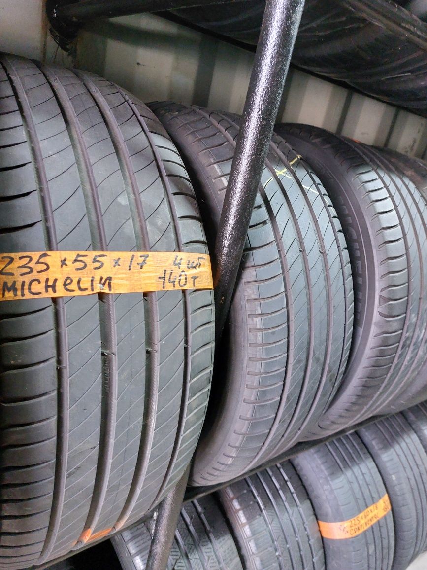 Продам резину 235/55/17 4шт. MICHELIN.140000 в отличном состоянии.