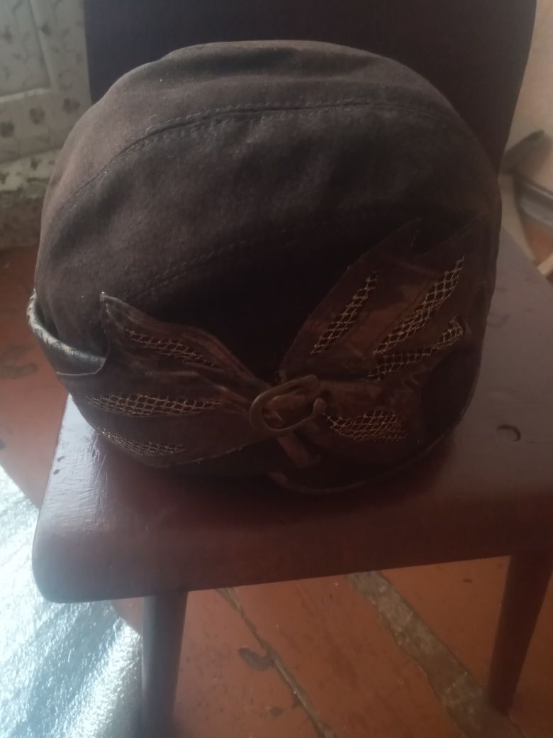 Продам шляпки женские