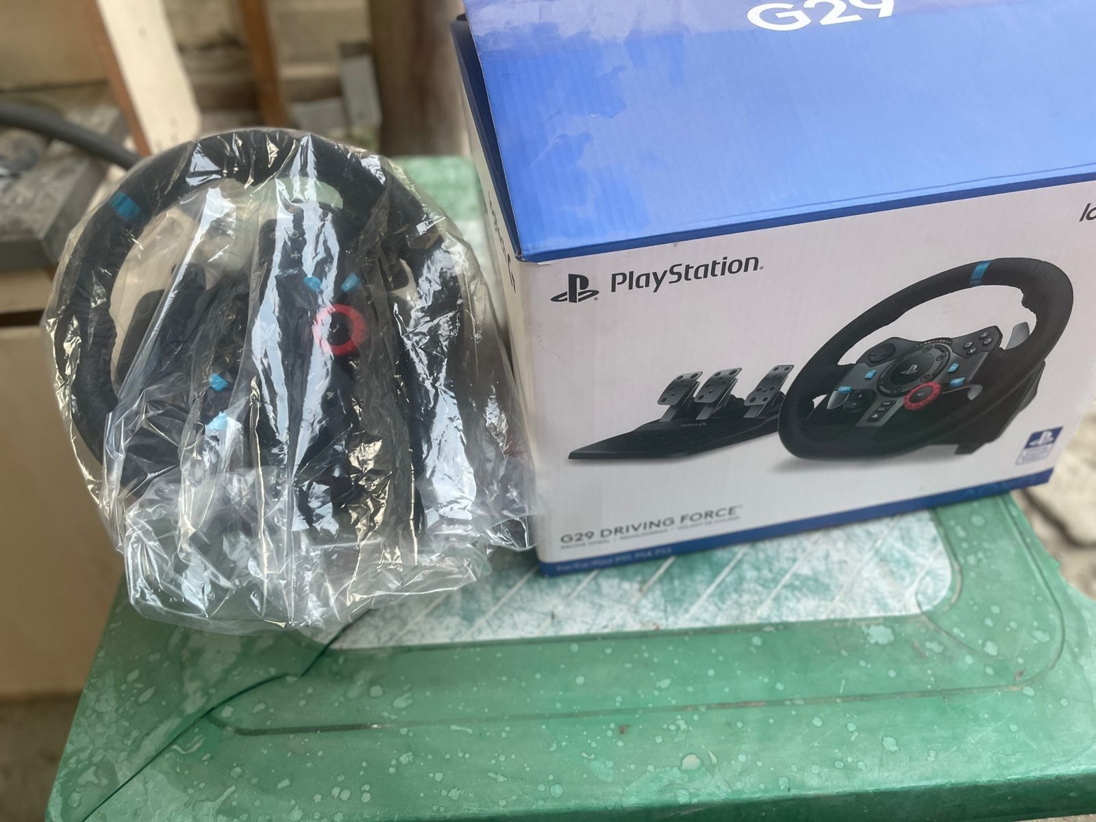Продам Logitech игровой руль вместе переключателем