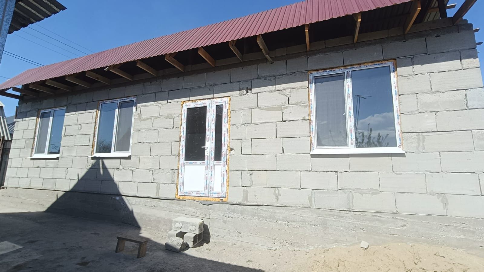 Продаётся дом с пристройкой