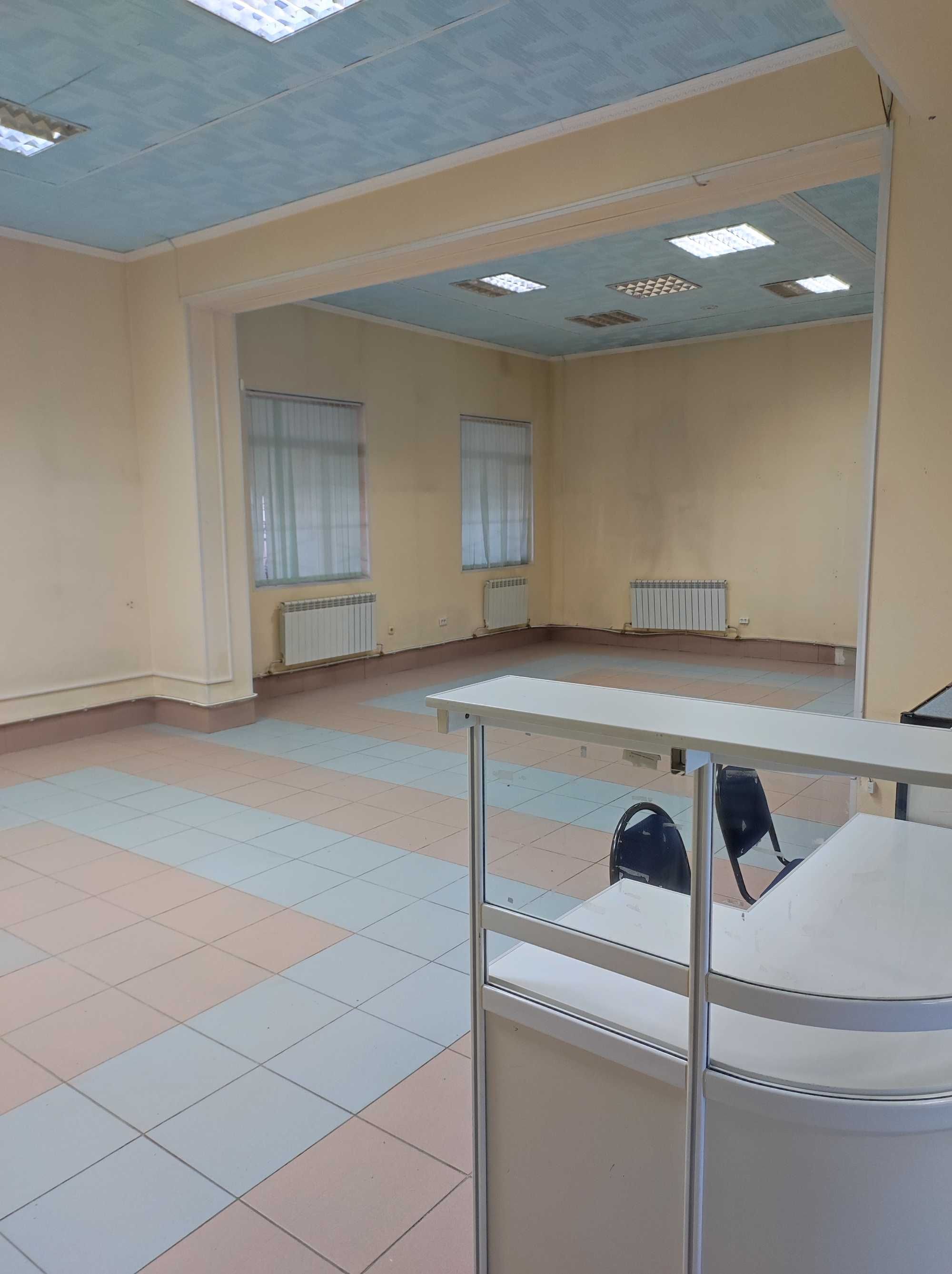 Сдам в аренду магазин с кабинетом и складом в г.Шемонаиха ВКО