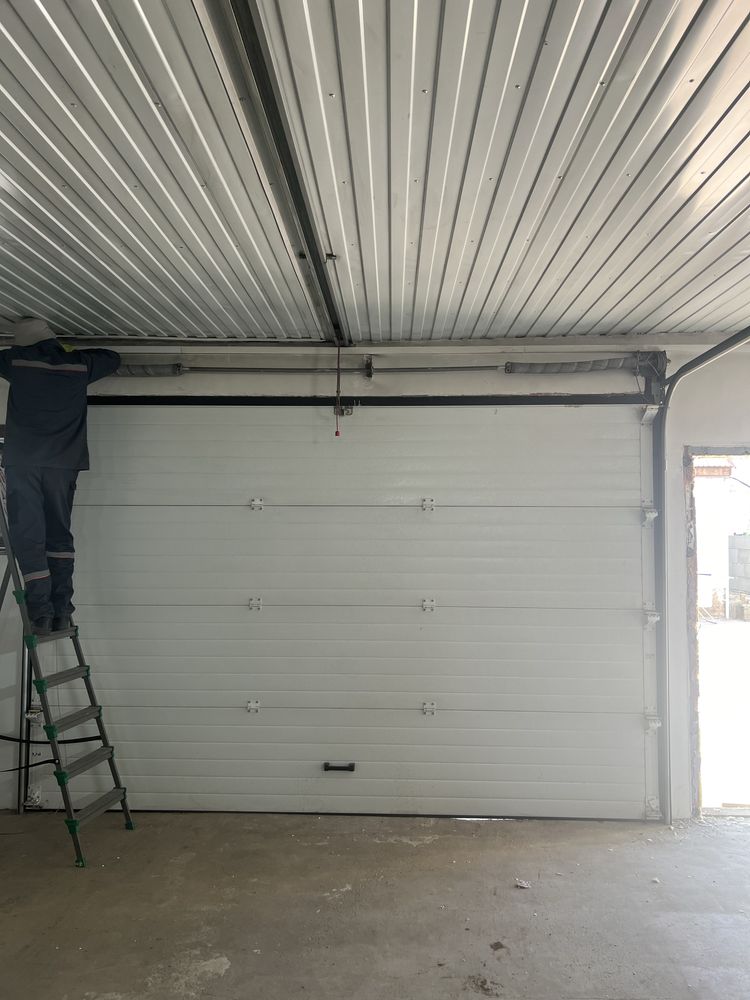 Секционные ворота Doorhan