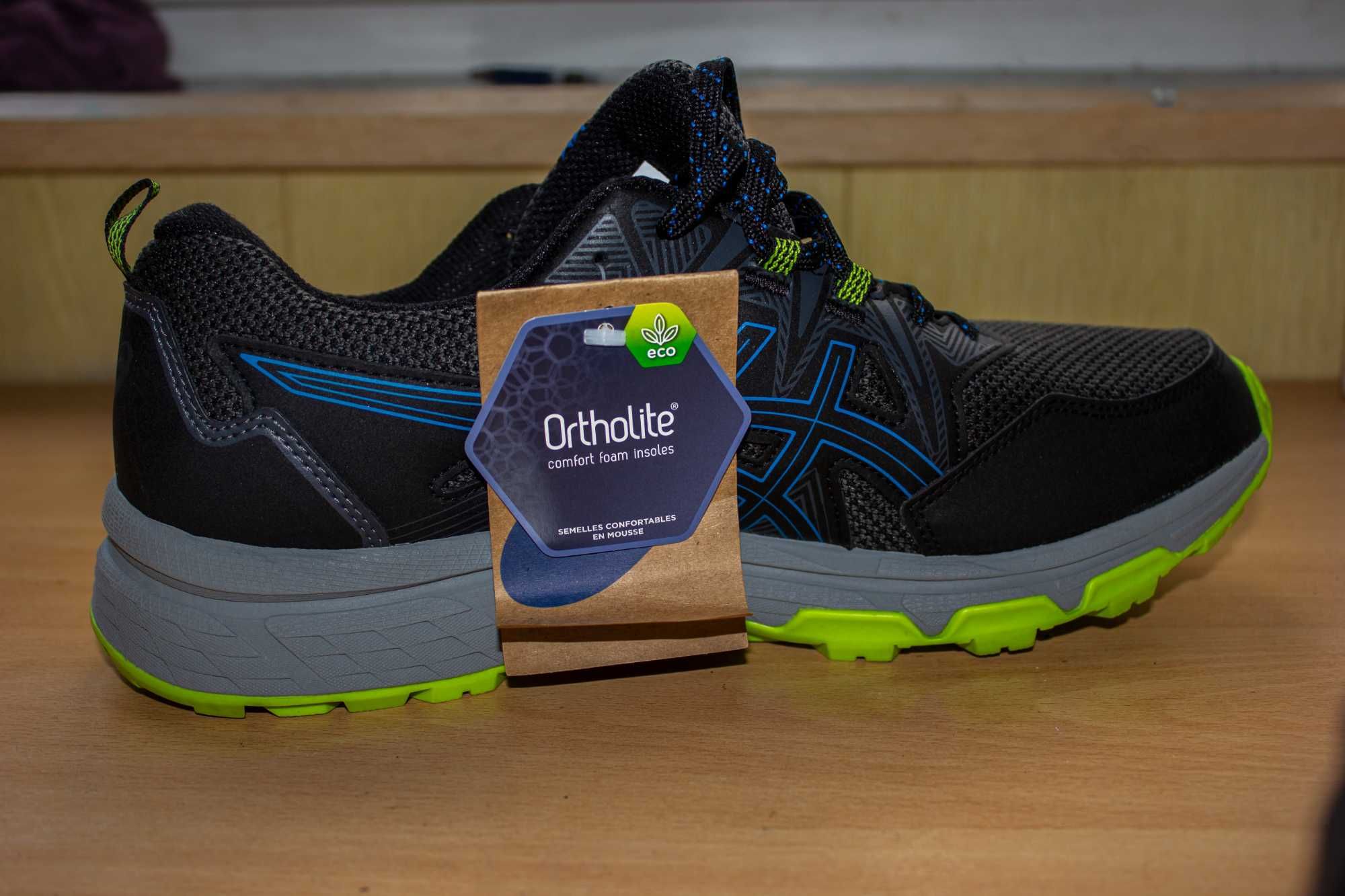Продам новые кроссовки Asics Gel-Venture 8