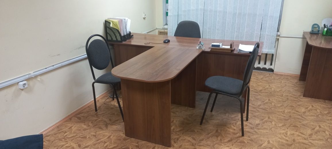 Мебель б/у офисная