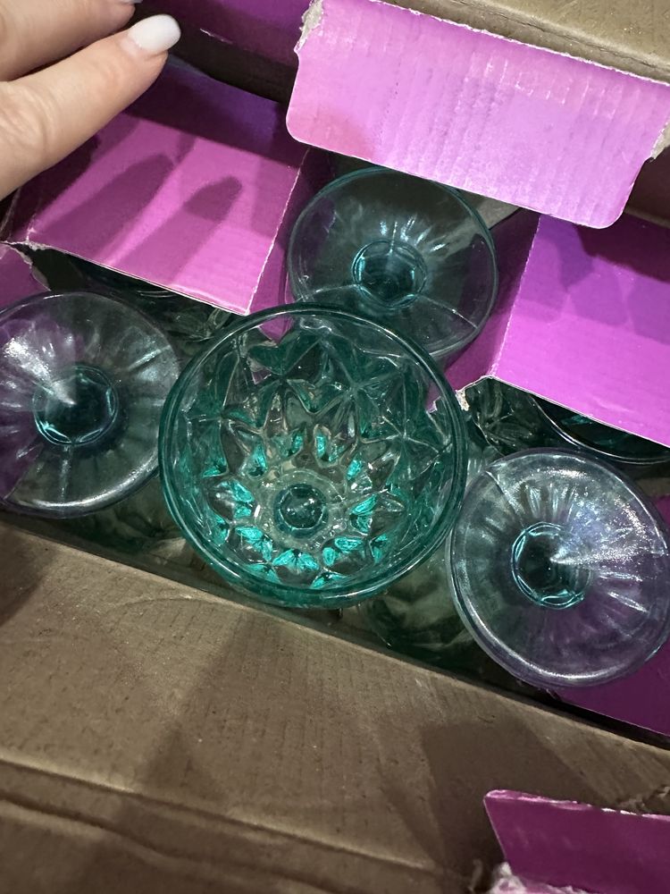 Продам чайный сервиз, стаканы, тортница