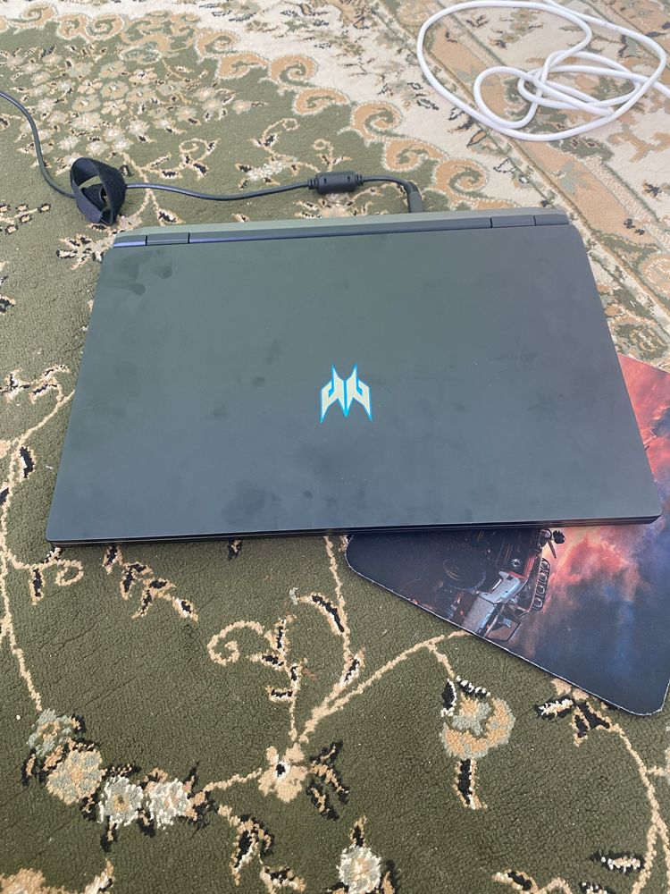 Новый Мошьный игровой ноутбук Aser predator helios 300