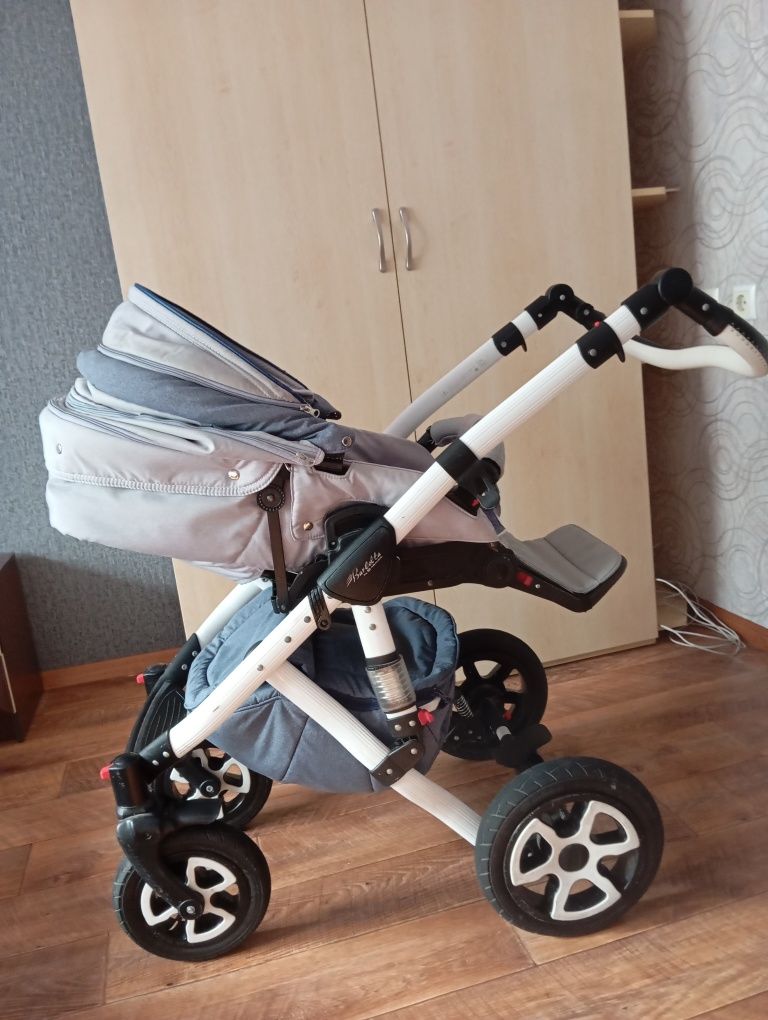 Продам коляску 2 в 1