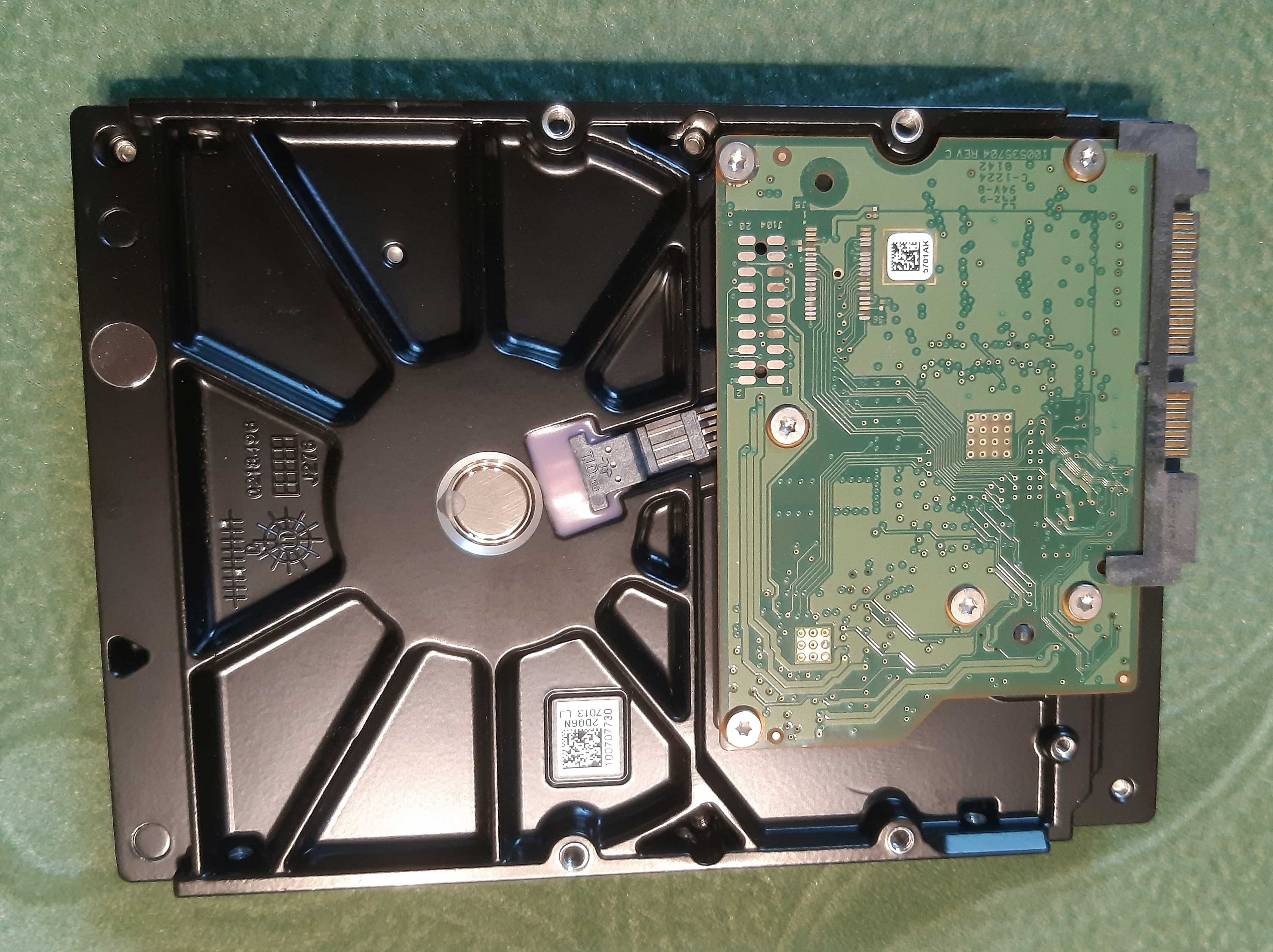HDD 750Gb  и 1 Tb, 3 и 2,5-дюйма, Seagate и HGST.