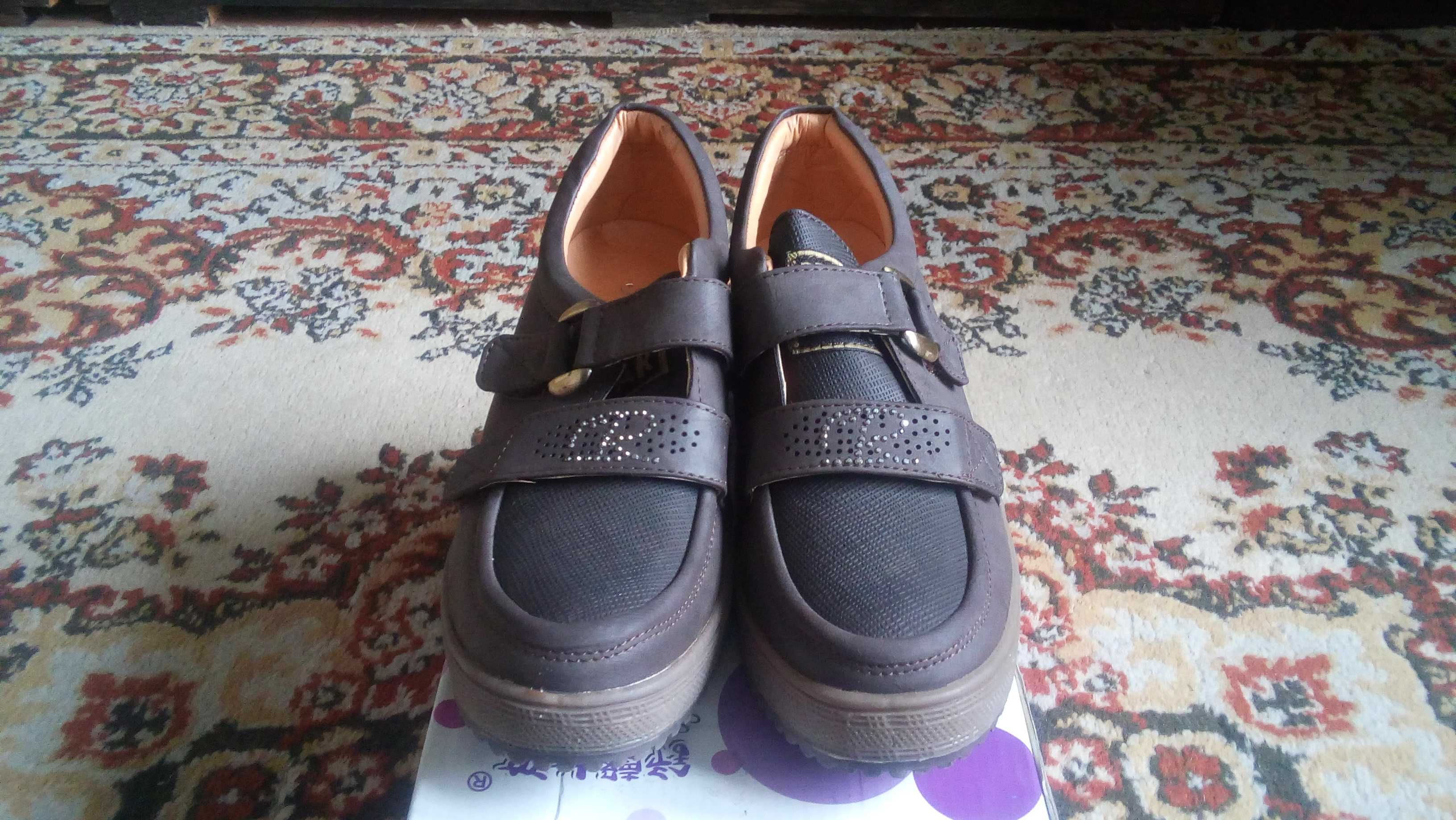 Продам женские туфли