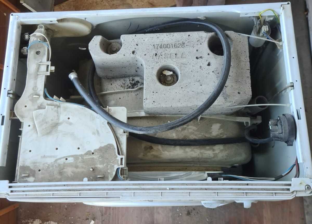 Стиральная машинка INDESIT WISL102