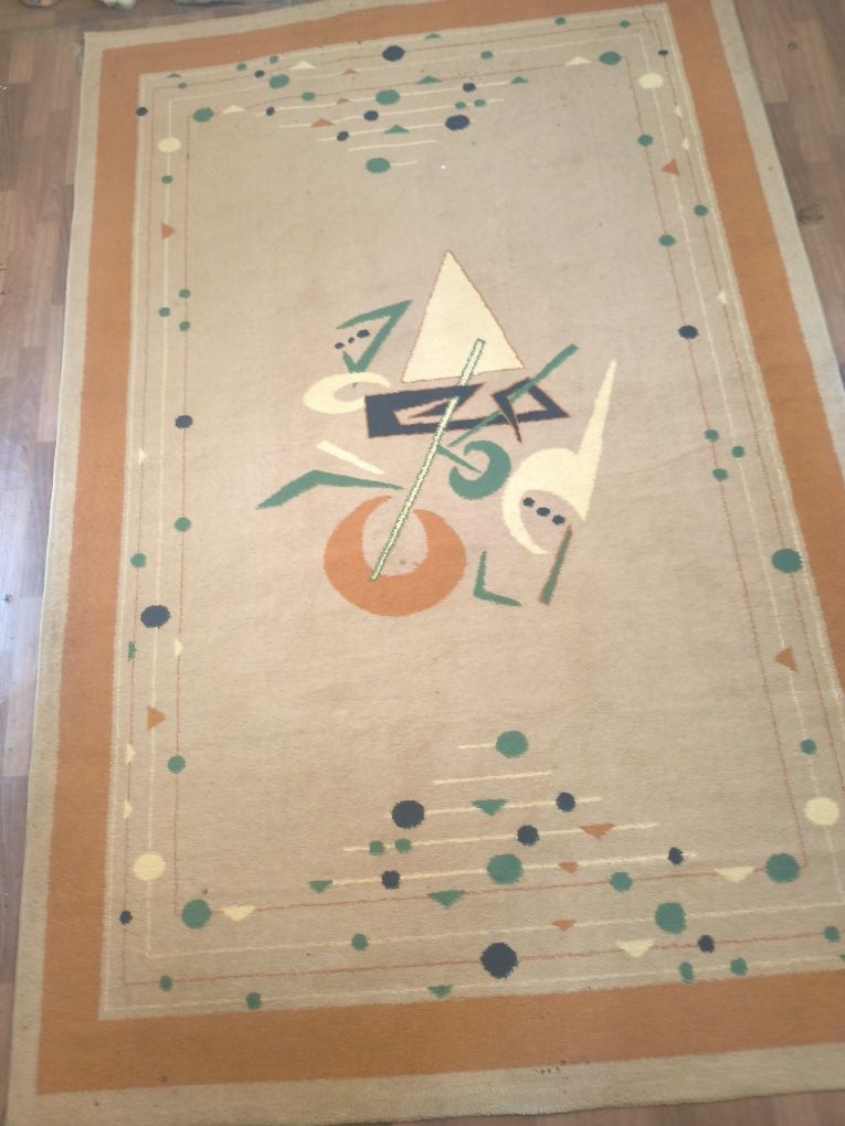 Продам ковёр 2*3м