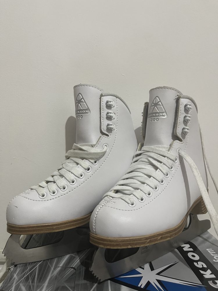 Продам коньки Jackson Classic
