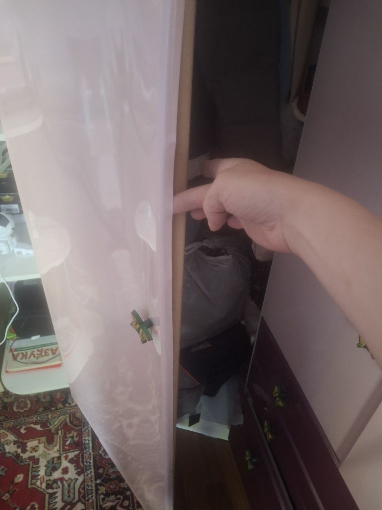 Продам срочно  шкаф угловой